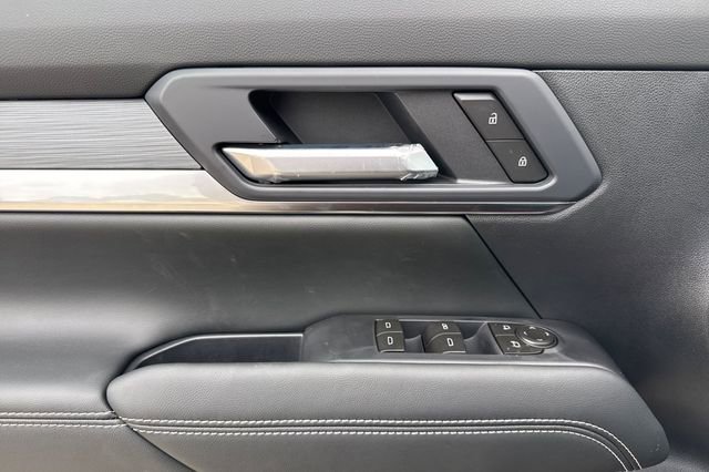 New 2026 GMC Terrain Elevation w/ Elevation Premium Package AWD/4WD image 11