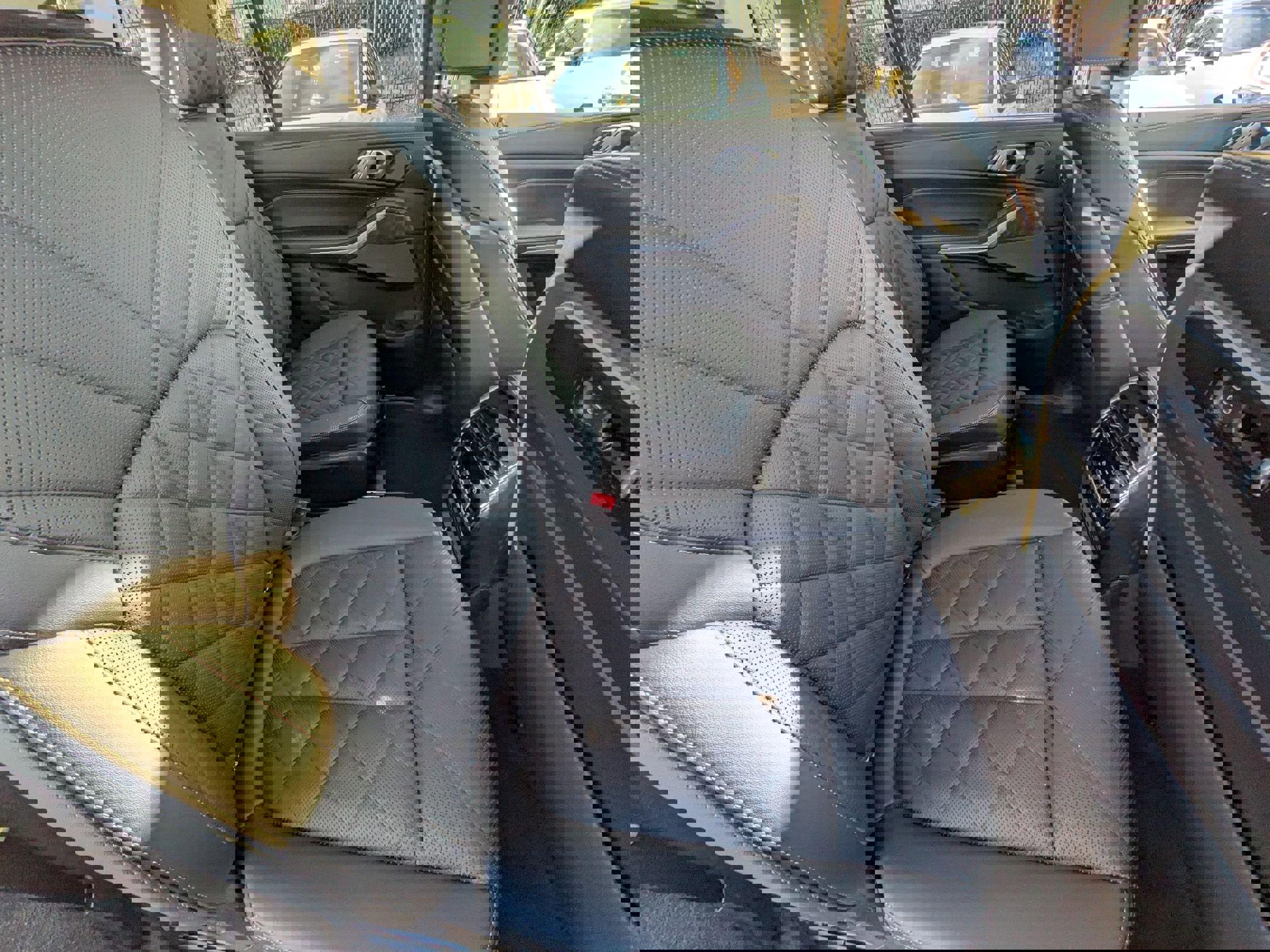 Used 2025 BMW X7 xDrive40i w/ Premium Package image 33