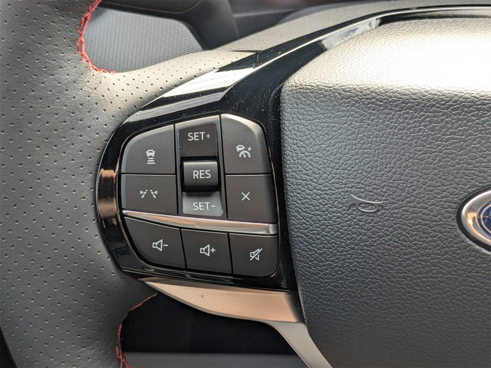 New 2025 Ford Explorer ST-Line w/ Premium Package image 29