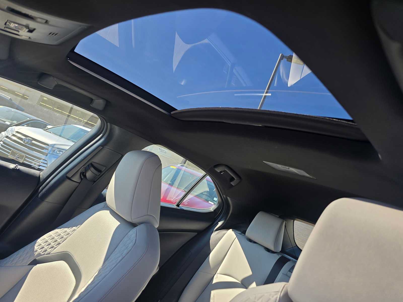 Used 2020 Lexus UX 250h w/ Premium Package AWD/4WD image 24