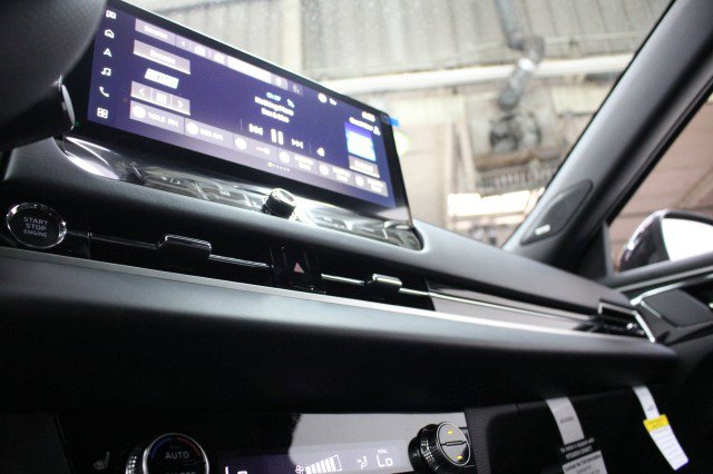 New 2026 Mitsubishi Outlander LE FWD image 12