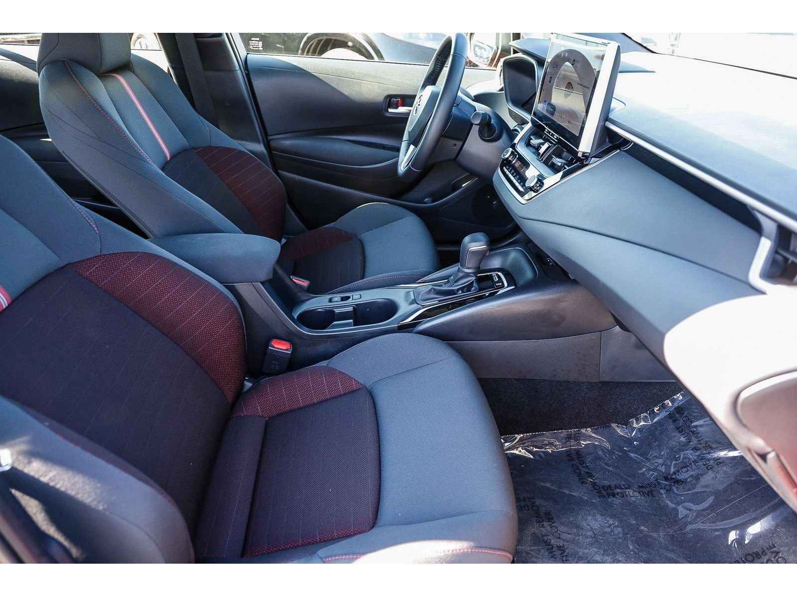 Used 2026 Toyota Corolla SE w/ SE Package FWD image 17