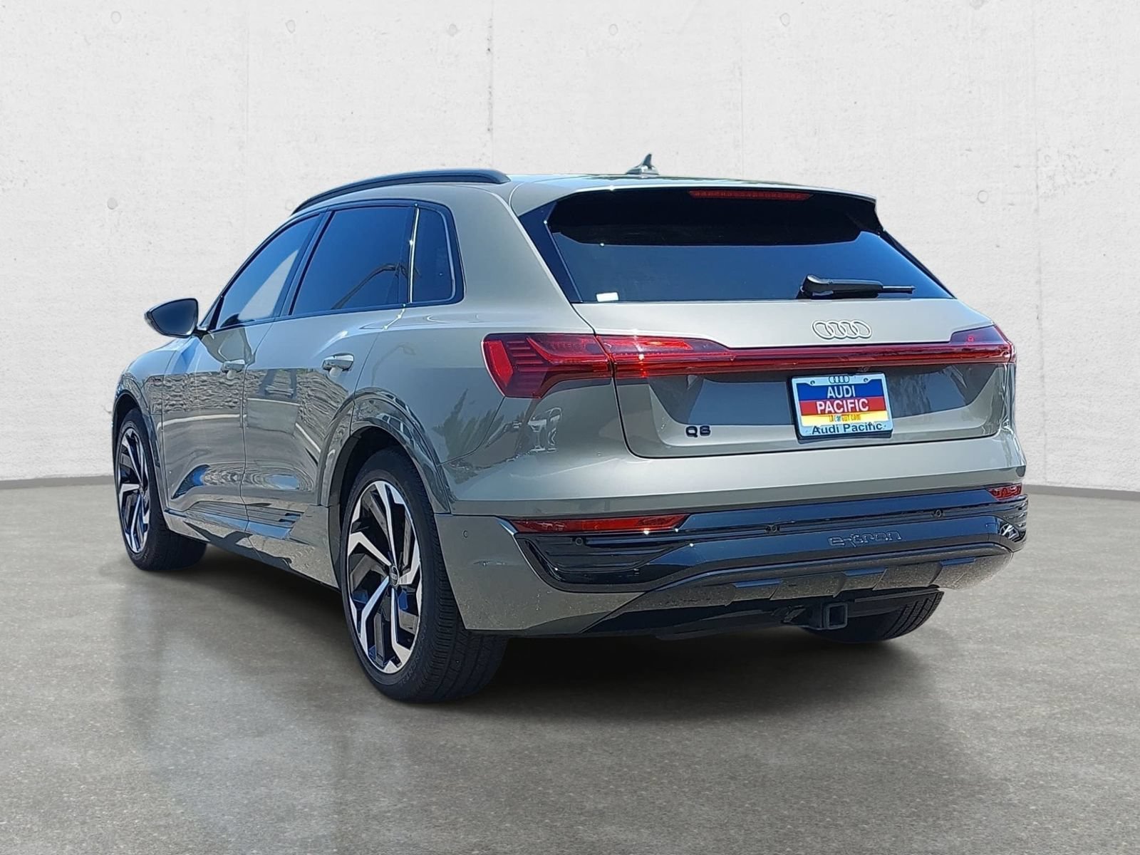 Used 2024 Audi Q8 e-tron Premium Plus w/ Prestige Package AWD/4WD image 7
