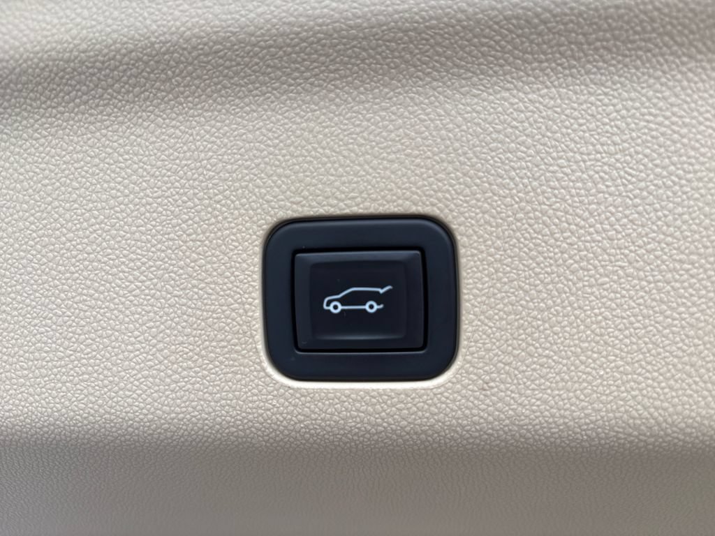 Certified 2021 Cadillac Escalade ESV Premium Luxury AWD/4WD image 59