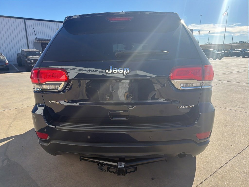 Used 2018 Jeep Grand Cherokee Laredo image 4