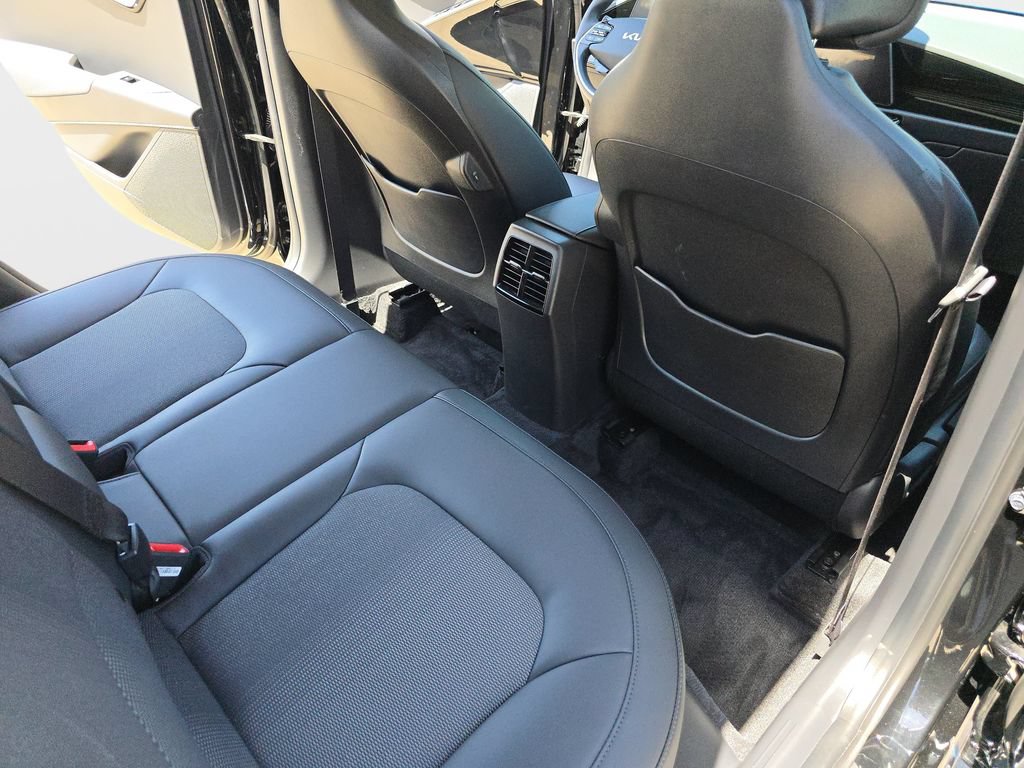 Used 2023 Kia Niro EX FWD image 13