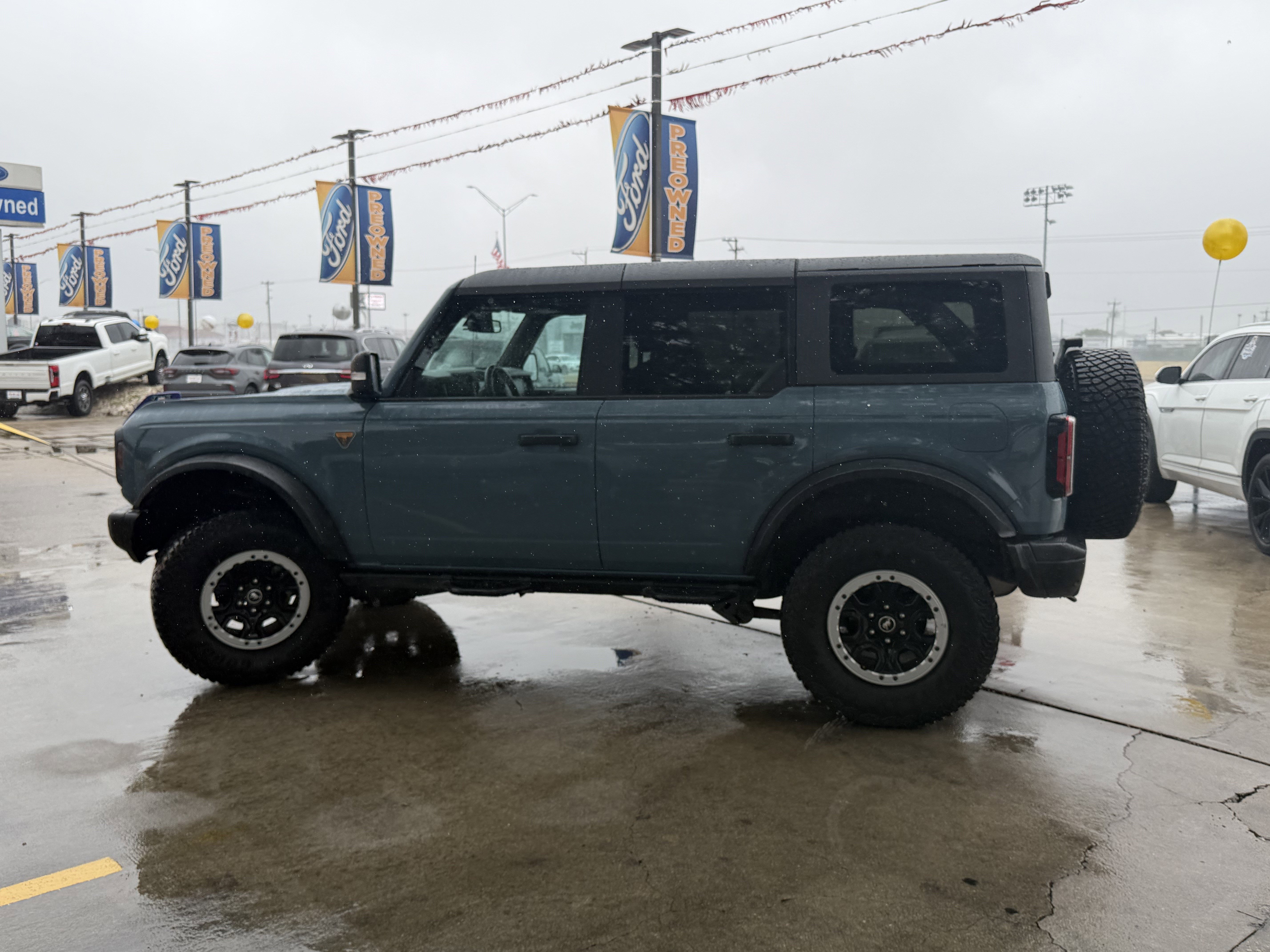 Certified 2023 Ford Bronco Badlands w/ Sasquatch Package image 7