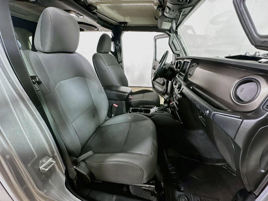 Used 2018 Jeep Wrangler Unlimited Sport S AWD/4WD image 12