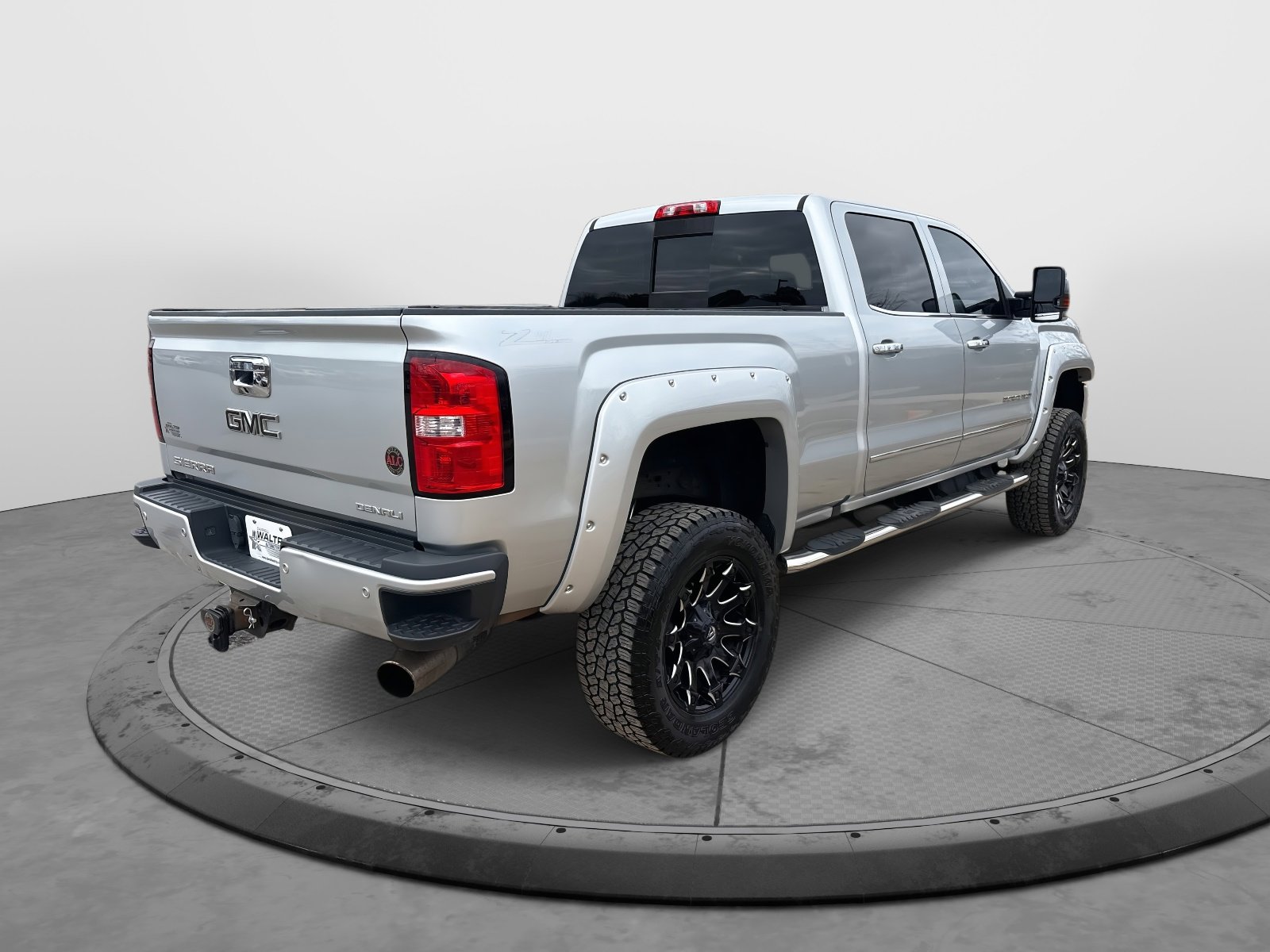 Used 2018 GMC Sierra 2500 Denali w/ Duramax Plus Package image 8
