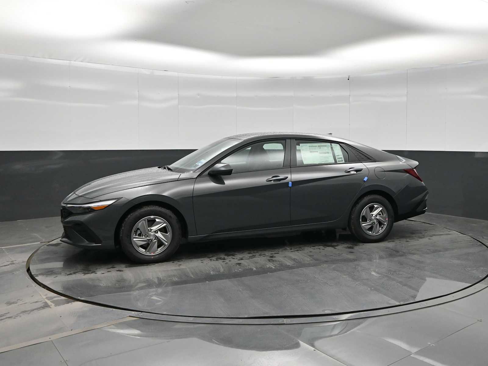 New 2026 Hyundai Elantra SE FWD image 1