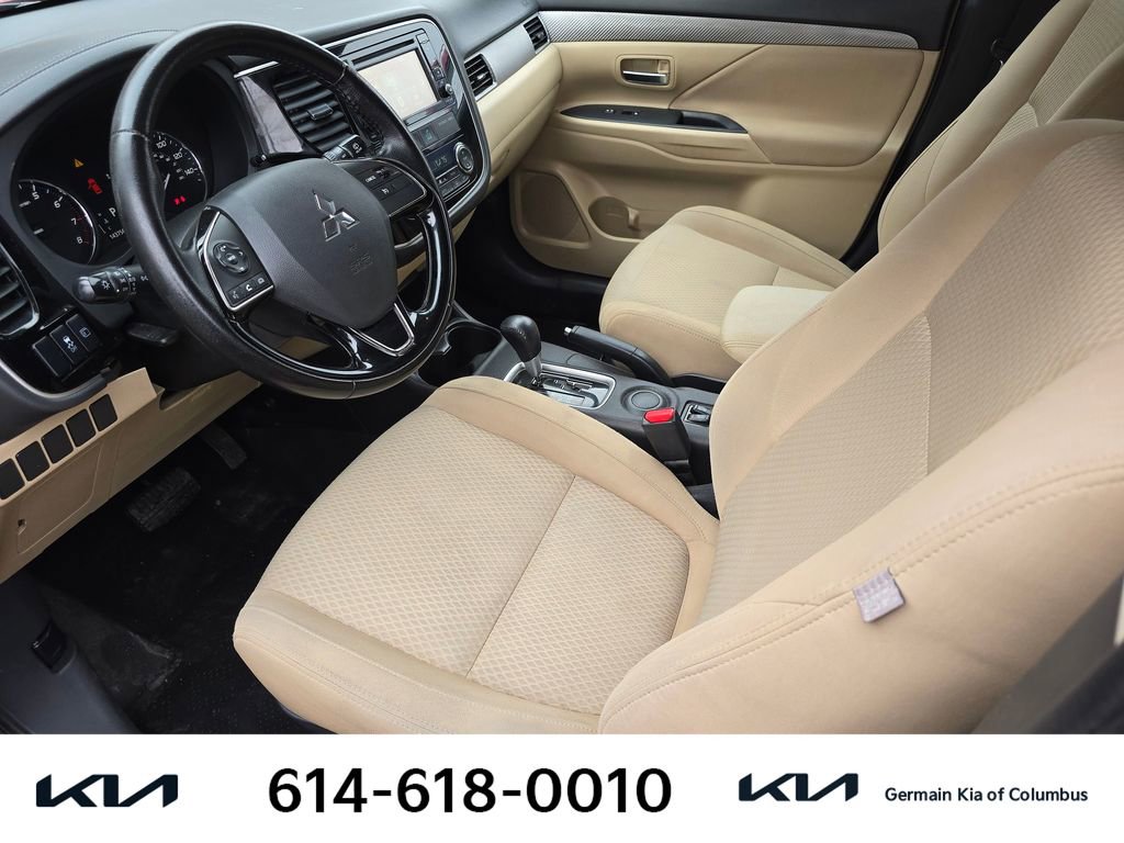 Used 2016 Mitsubishi Outlander SE image 18