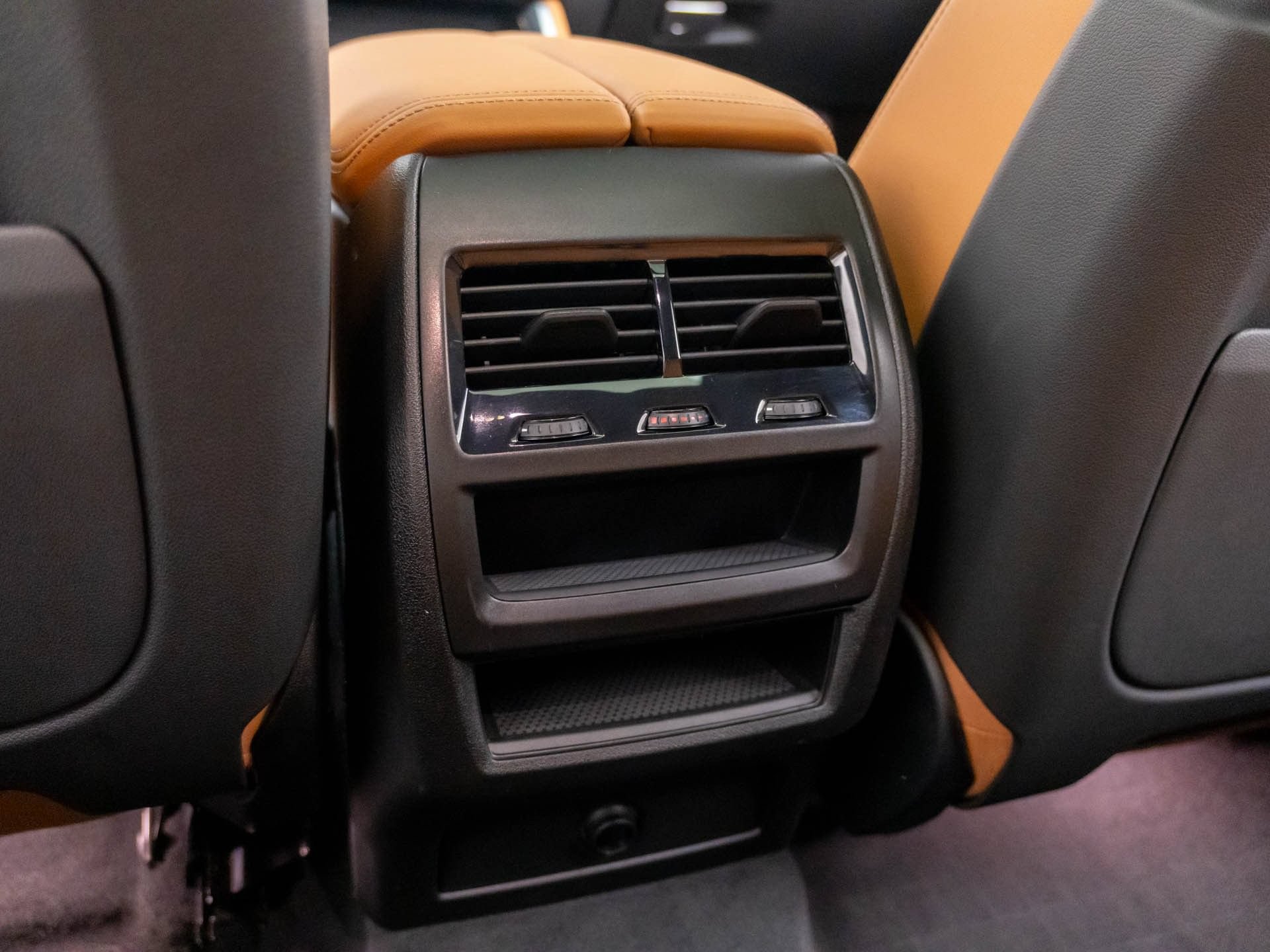 Used 2025 BMW X6 M60i w/ Executive Package AWD/4WD image 22