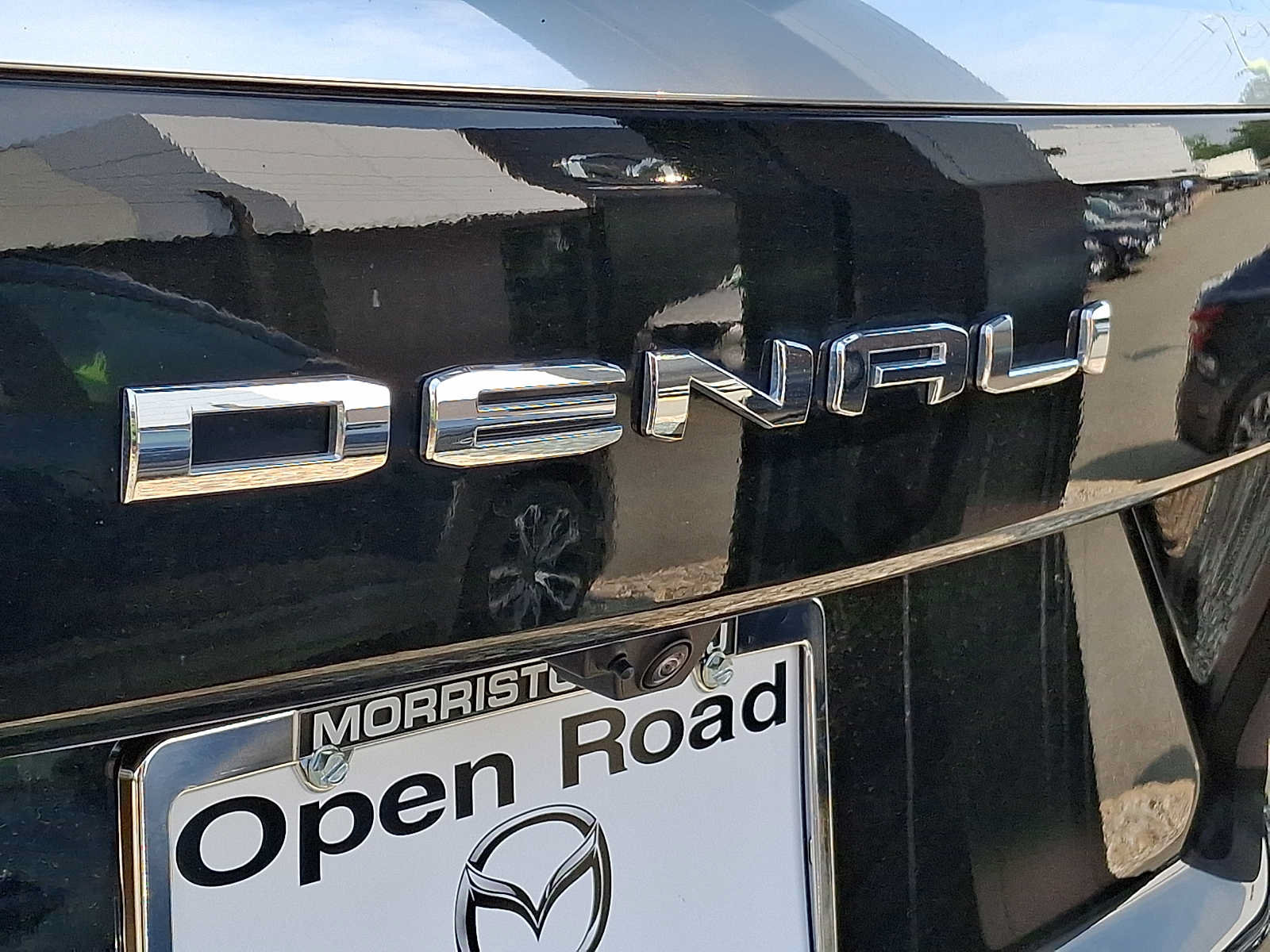 Used 2025 GMC Yukon Denali AWD/4WD image 29