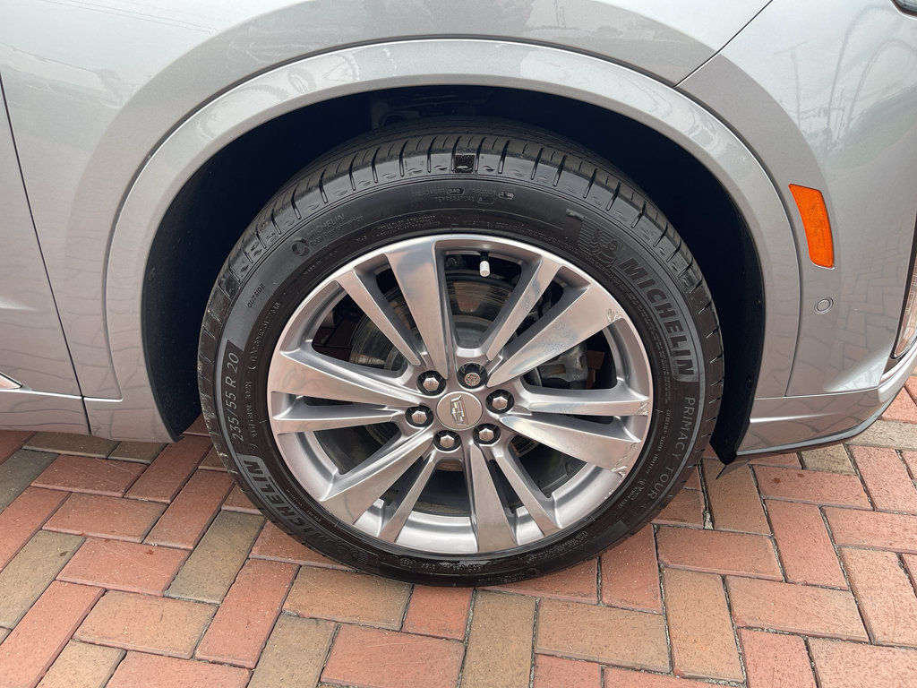 Used 2024 Cadillac XT6 Premium Luxury w/ Technology Package AWD/4WD image 6