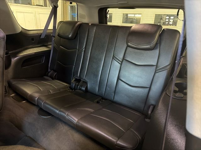 Used 2016 Cadillac Escalade ESV Luxury image 32