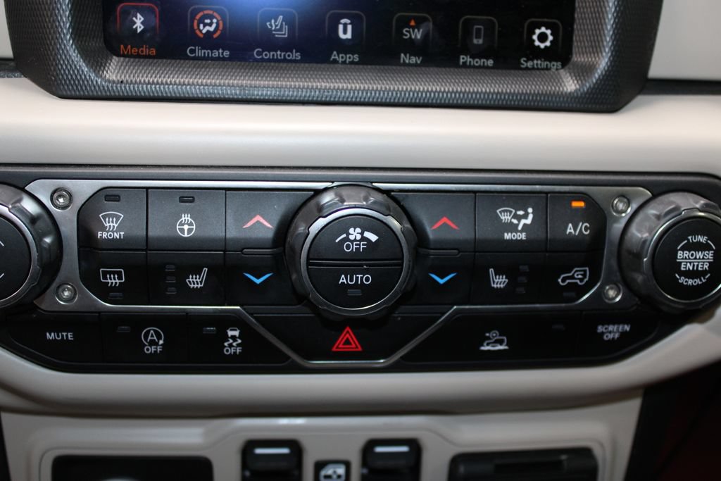 Used 2022 Jeep Gladiator Overland w/ Cold Weather Group AWD/4WD image 28