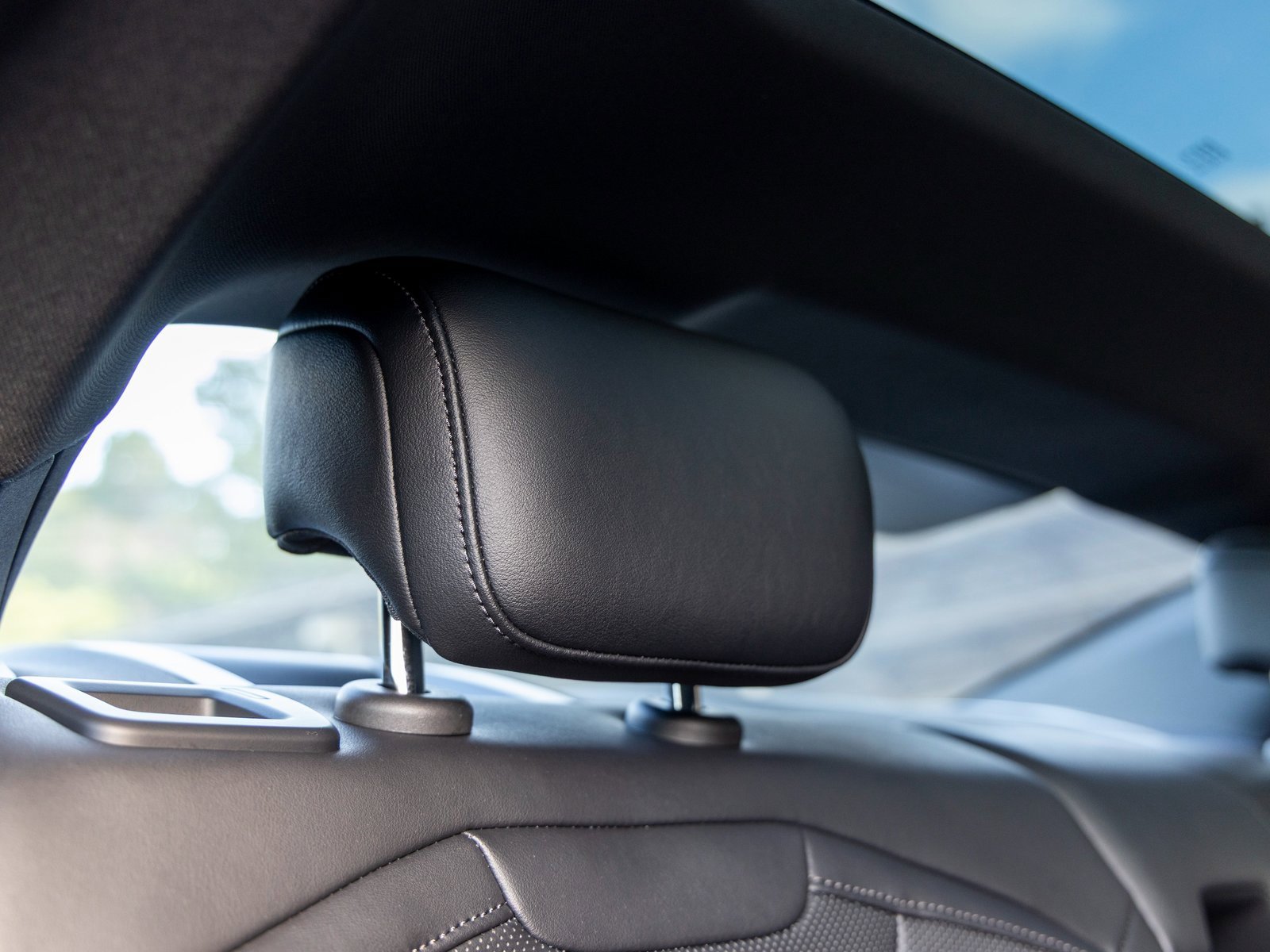 New 2025 Porsche Taycan image 48