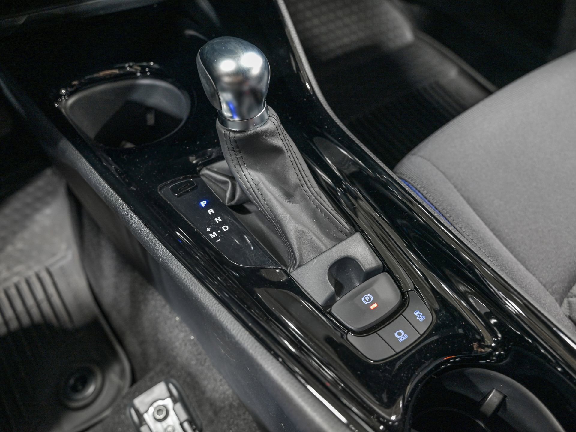 Used 2022 Toyota C-HR XLE image 23