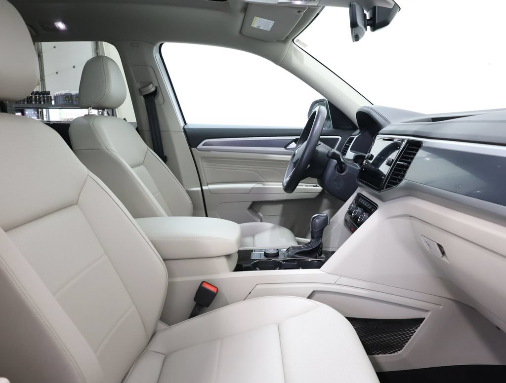 Certified 2023 Volkswagen Atlas SEL R-Line AWD/4WD image 21