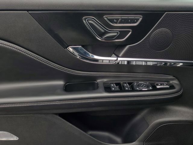 Used 2023 Lincoln Corsair Reserve w/ Equipment Group 201A image 9