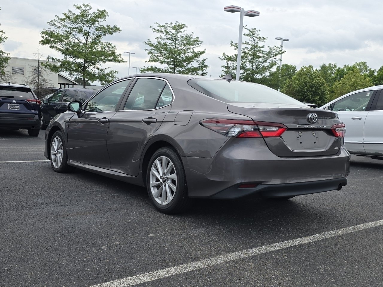 Used 2024 Toyota Camry LE FWD image 7