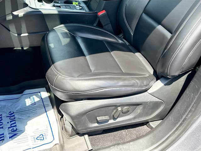Used 2021 Ford Explorer XLT w/ Equipment Group 202A AWD/4WD image 22