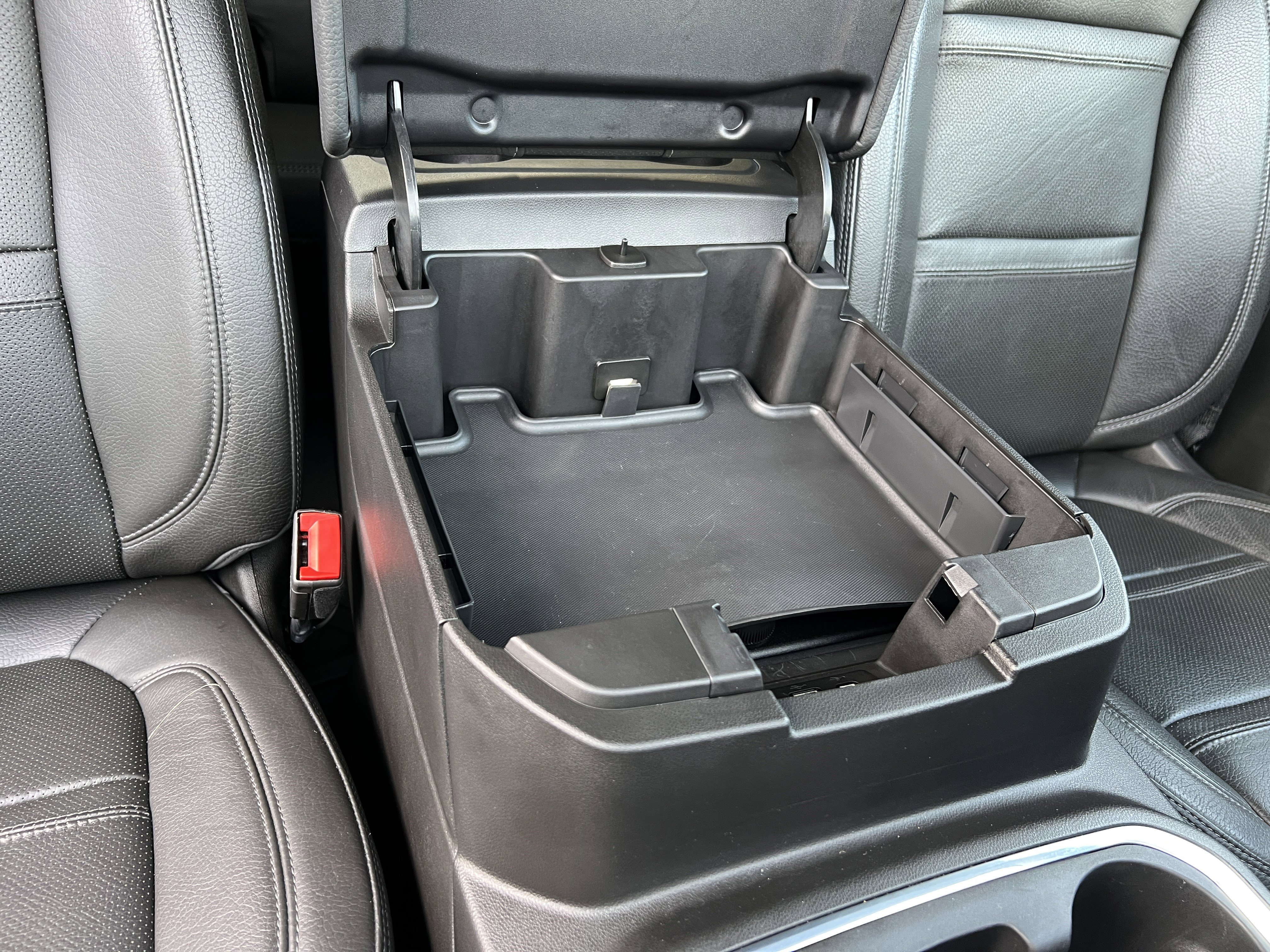 Used 2022 GMC Sierra 3500 Denali w/ Denali Ultimate Package image 25