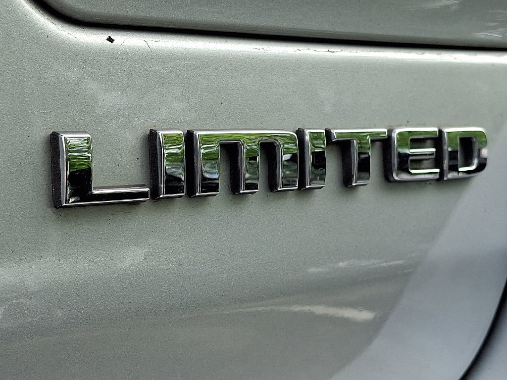 Used 2023 Jeep Grand Cherokee Limited AWD/4WD image 35