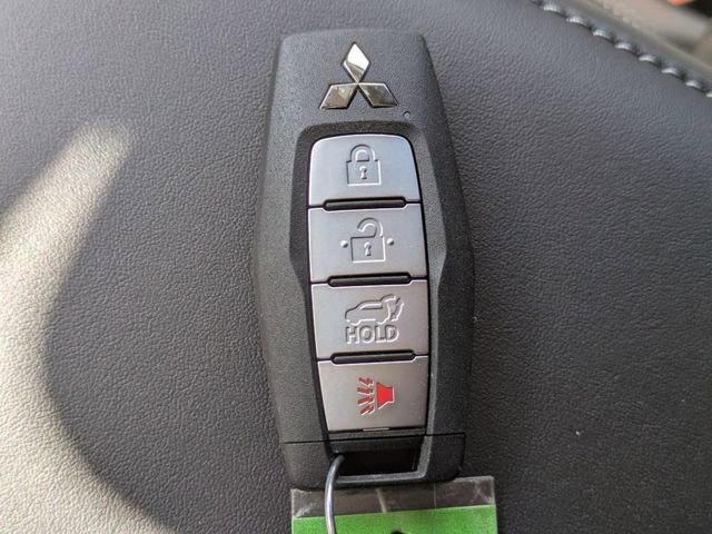 New 2026 Mitsubishi Outlander SE image 35