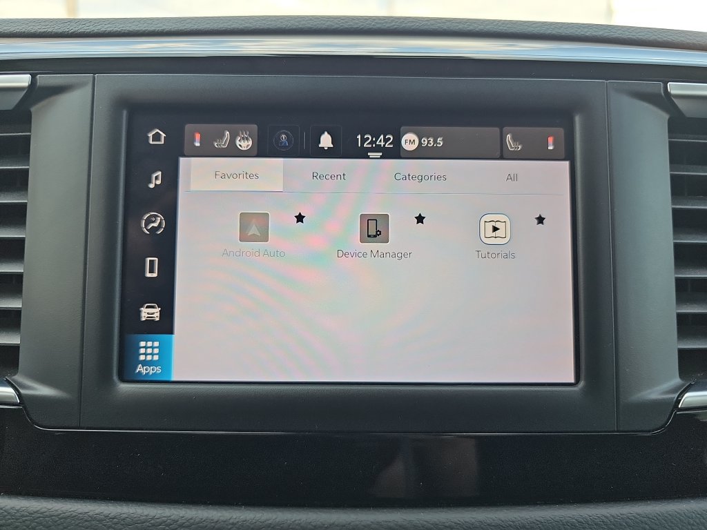 Used 2023 Chrysler Voyager LX FWD image 21