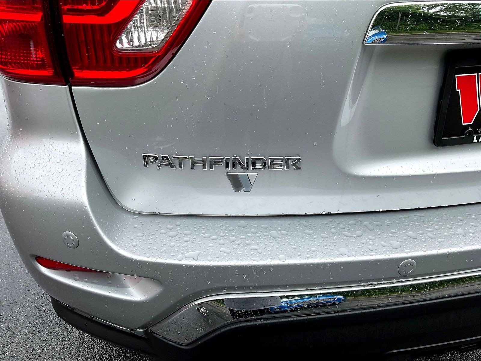 Used 2020 Nissan Pathfinder Platinum AWD/4WD image 24