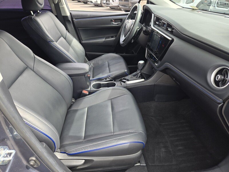 Used 2018 Toyota Corolla XSE w/ Carpet Mat Package (TMS) FWD image 18