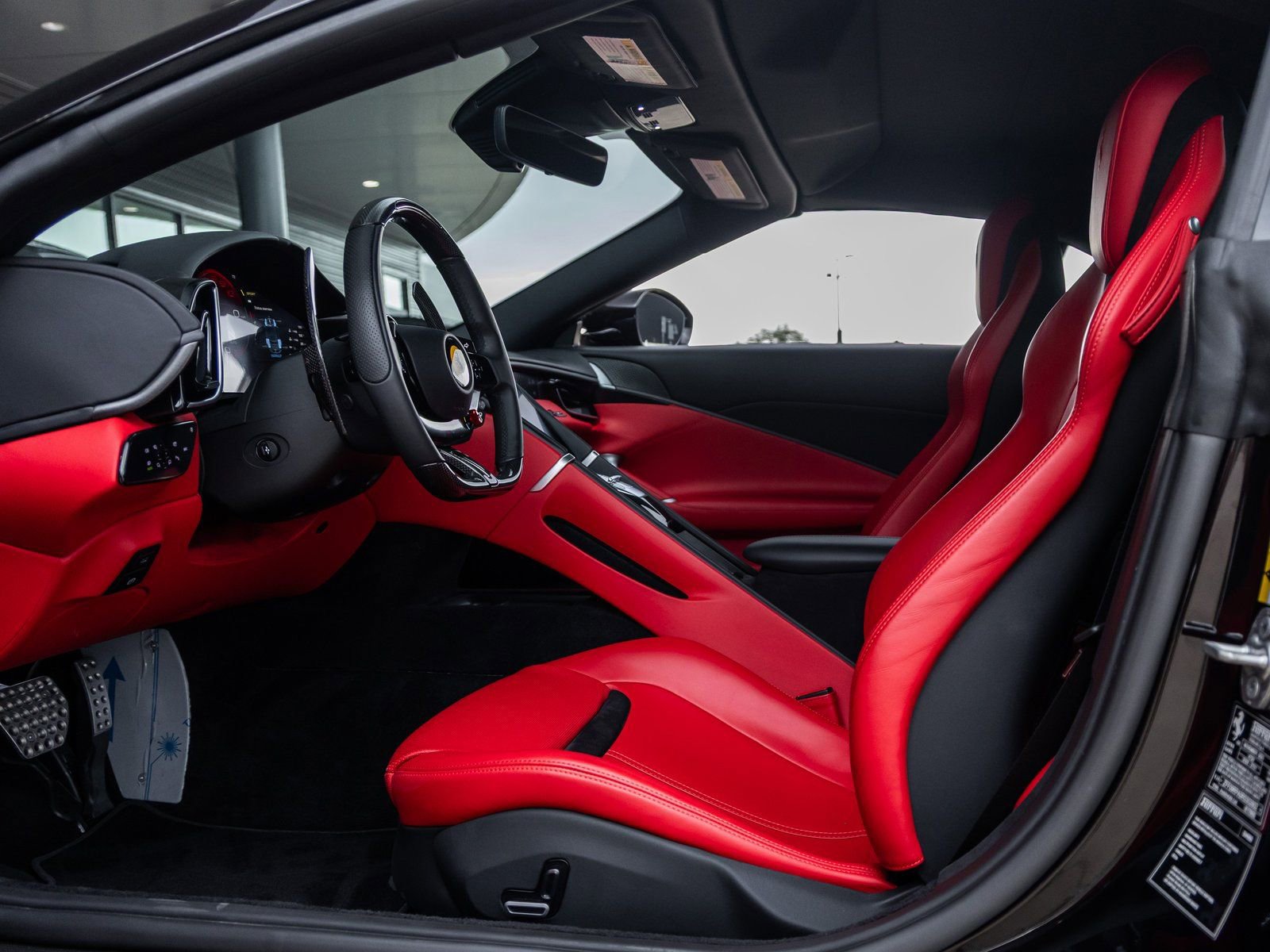 Used 2024 Ferrari Roma Spider image 28