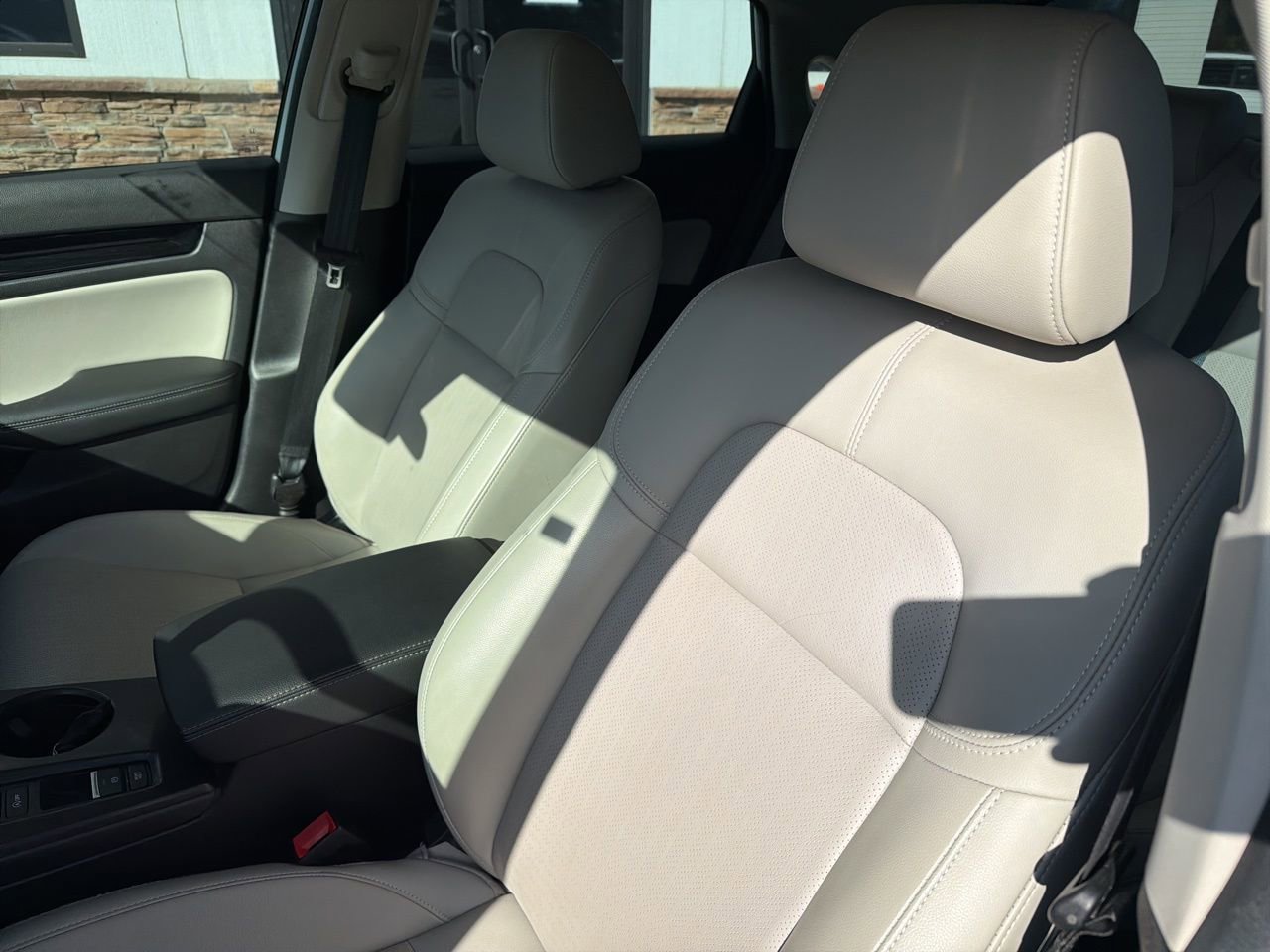 Used 2024 Honda Civic EX-L image 3