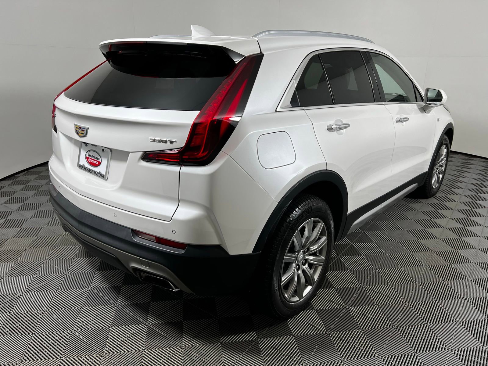 Used 2020 Cadillac XT4 Premium Luxury FWD image 5