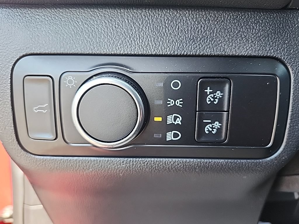 Used 2025 Ford Escape ST-Line w/ Tech Pack #1 FWD image 16