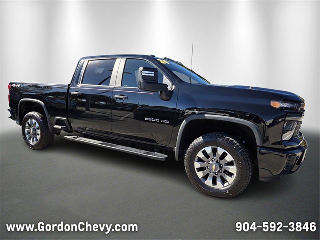 Used 2024 Chevrolet Silverado 2500 Custom w/ Custom Value Package image 8