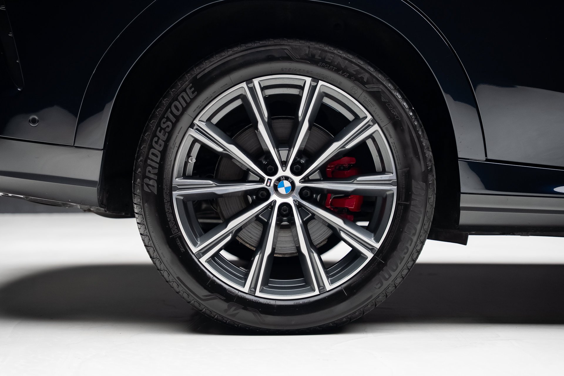 Used 2023 BMW X6 xDrive40i w/ M Sport Package AWD/4WD image 38