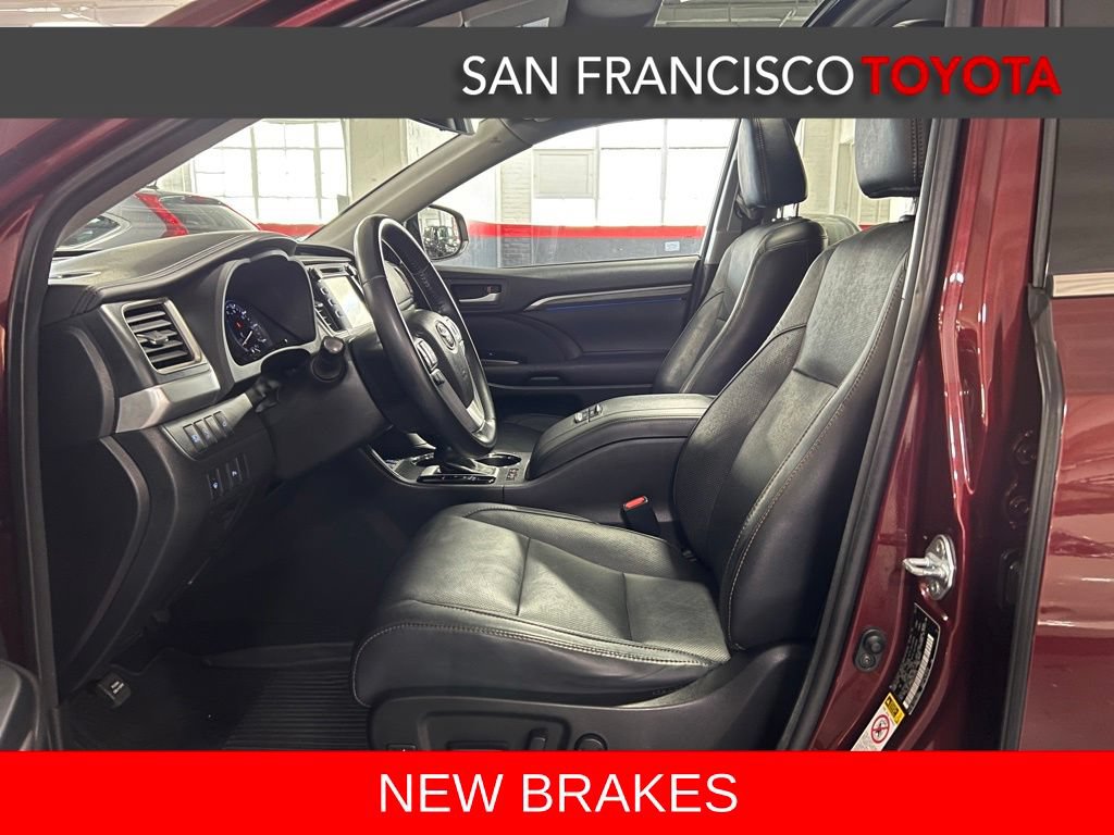Used 2017 Toyota Highlander Limited AWD/4WD image 11