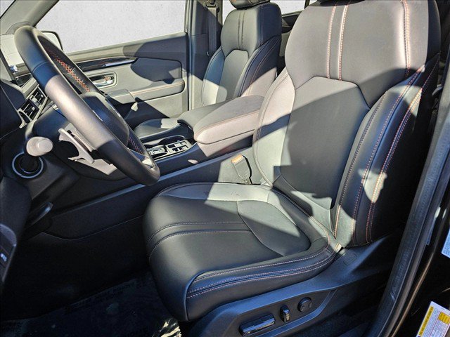 Used 2025 Honda Pilot TrailSport image 24