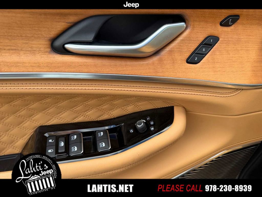 Used 2023 Jeep Grand Cherokee L Summit image 28