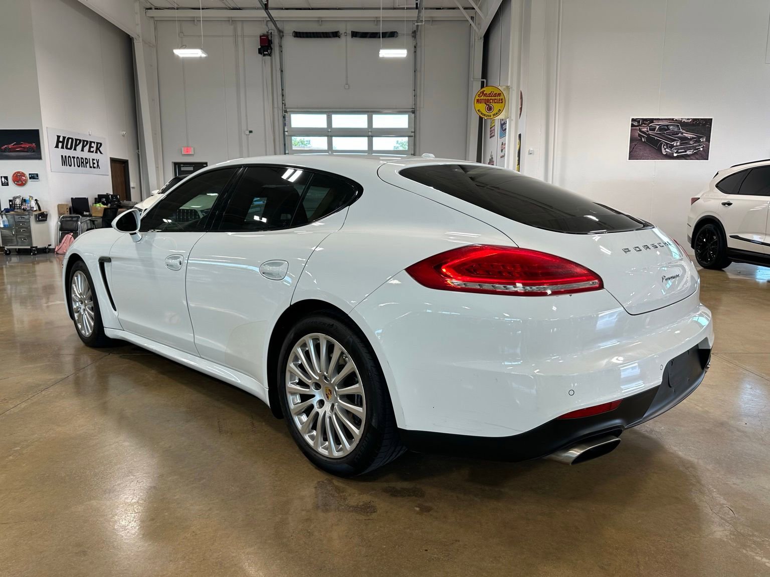 Used 2016 Porsche Panamera 4 AWD/4WD image 5