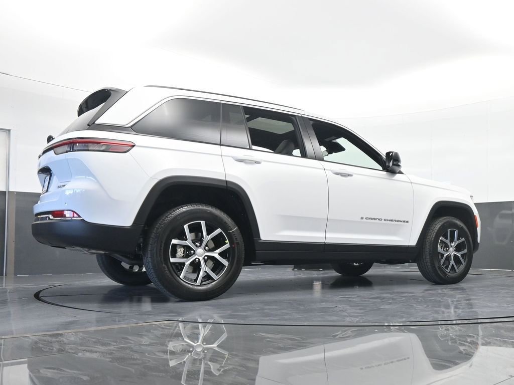 Used 2025 Jeep Grand Cherokee Limited image 55