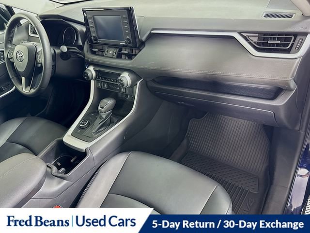 Used 2022 Toyota RAV4 XLE Premium image 30