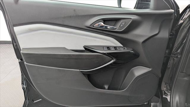 Used 2026 Chevrolet Trax LT FWD image 13