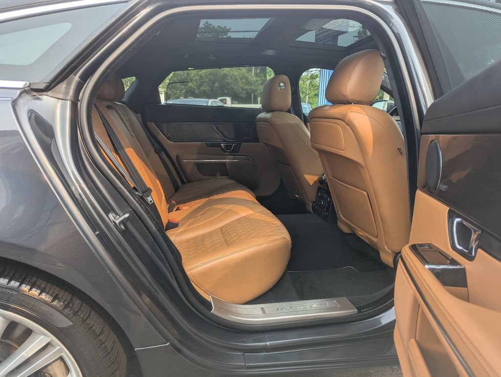 Used 2017 Jaguar XJ L Supercharged RWD image 54