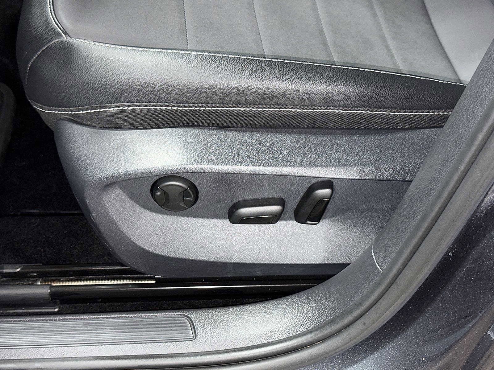 Used 2022 Volkswagen Taos SE image 23