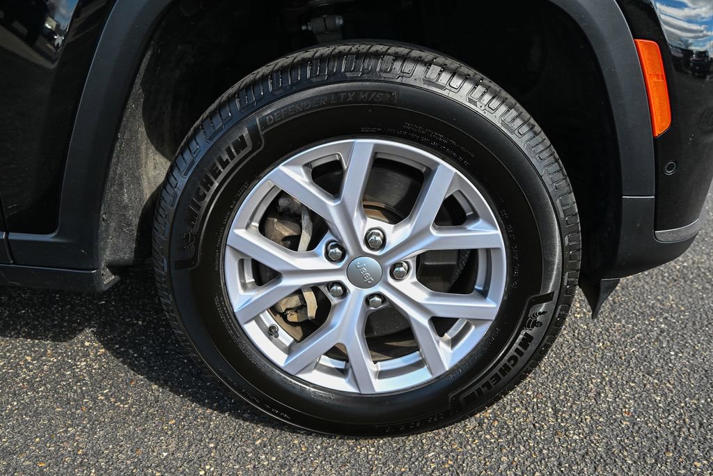 Used 2022 Jeep Grand Cherokee L Limited w/ Luxury Tech Group II image 15