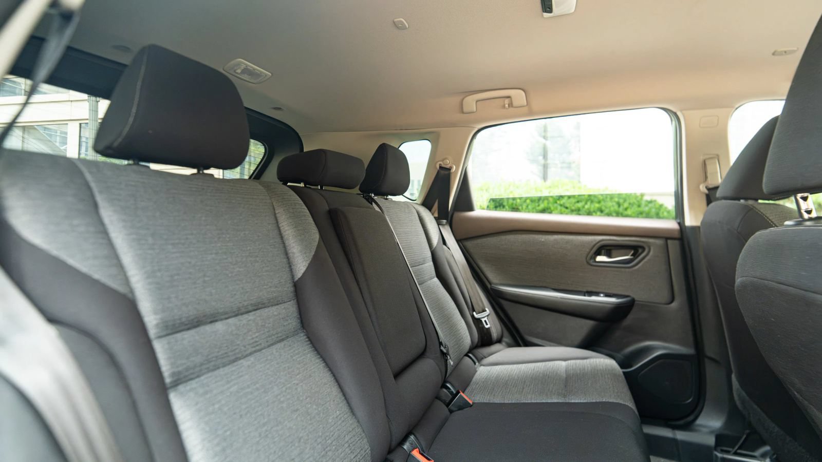 Used 2023 Nissan Rogue SV AWD/4WD image 14