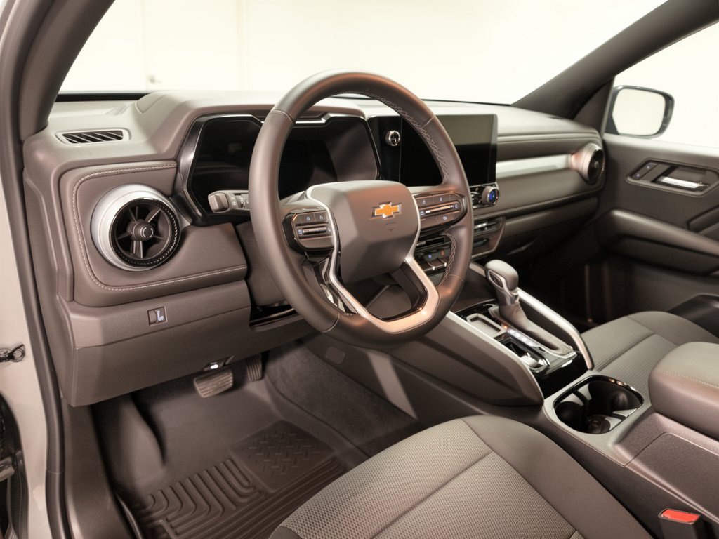 Used 2024 Chevrolet Colorado LT w/ LT Convenience Package RWD image 4